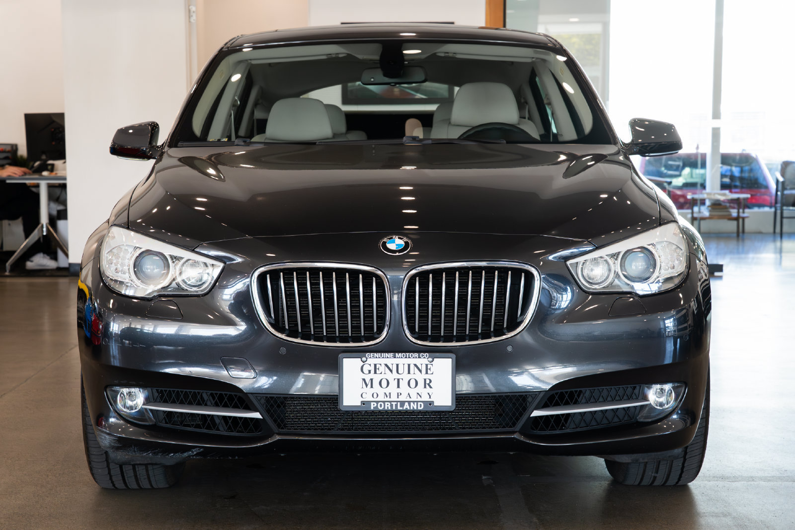 Used 2012 BMW 535i Gran Turismo RWD image 2