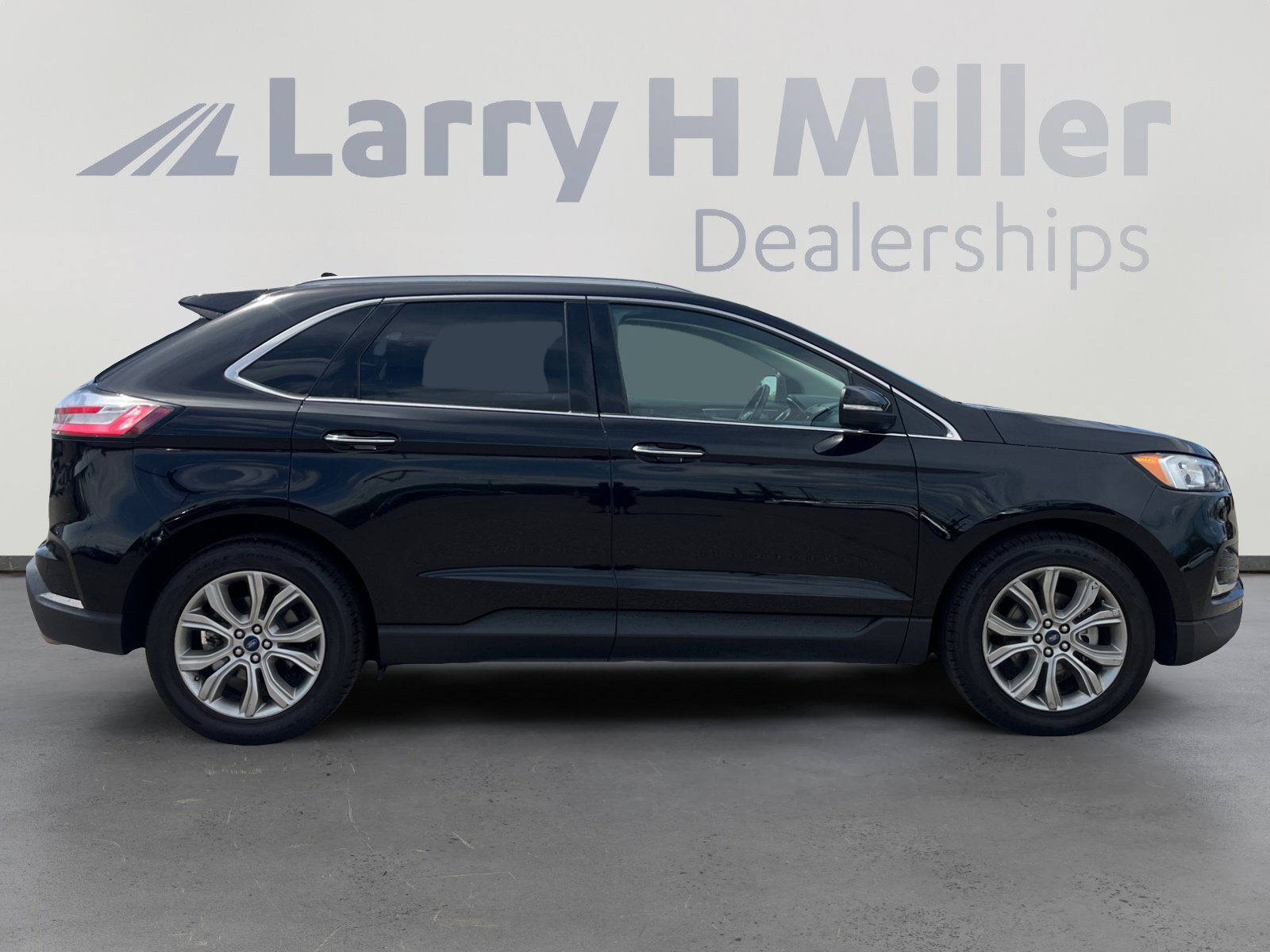 Used 2019 Ford Edge Titanium image 6