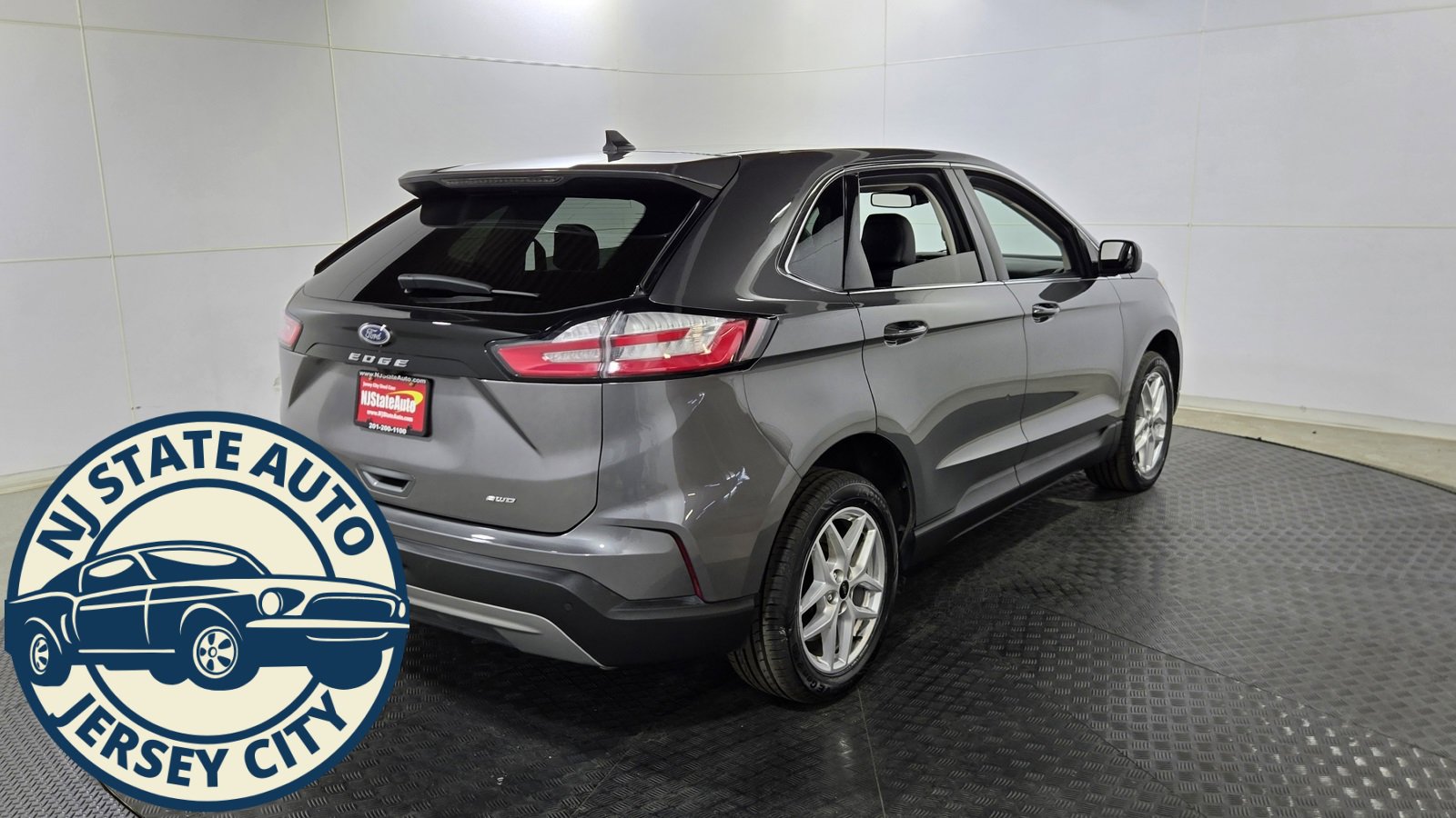 Used 2024 Ford Edge SEL image 7