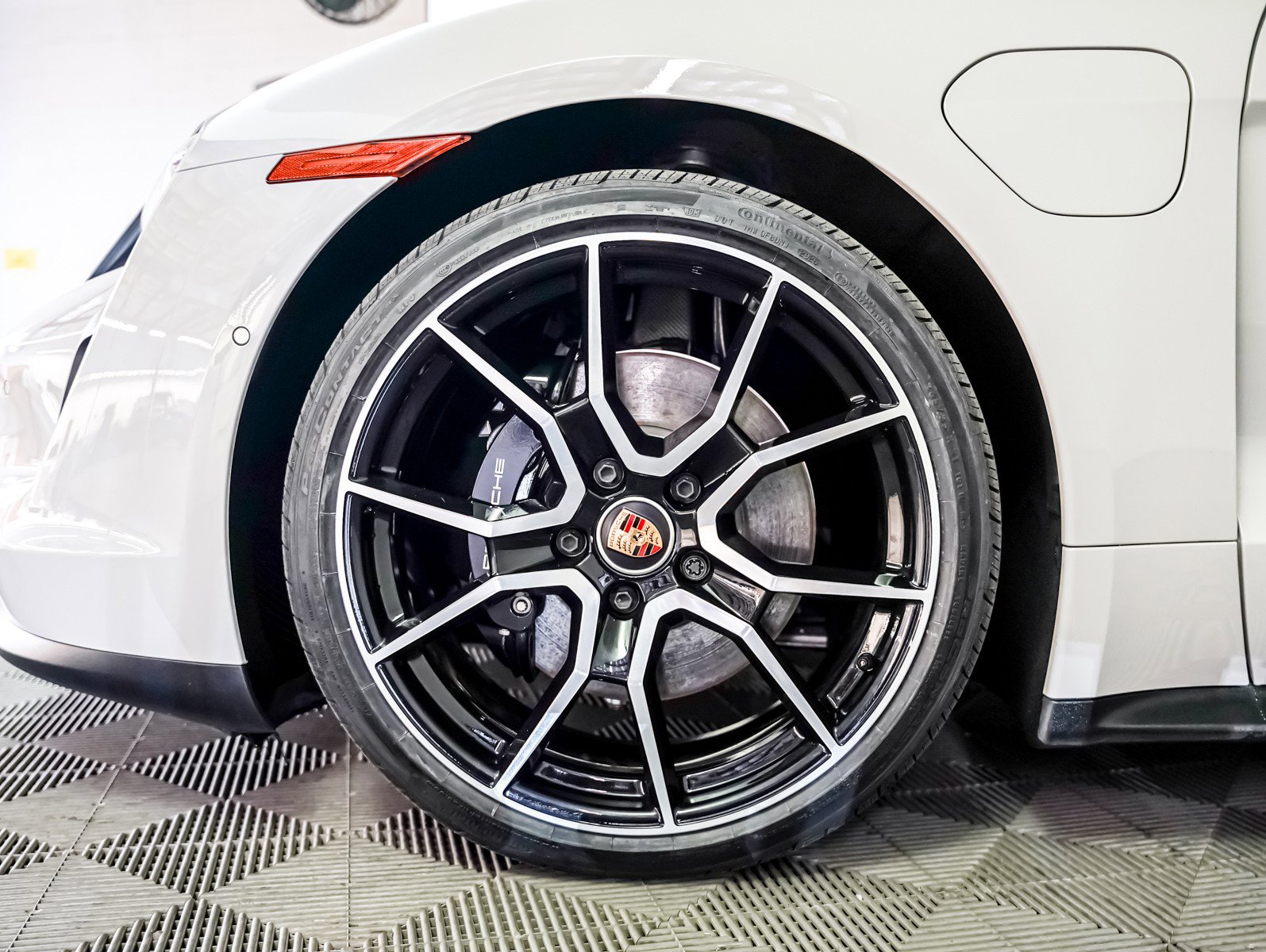 Certified 2024 Porsche Taycan 4S w/ Technology Package (P6F) image 13