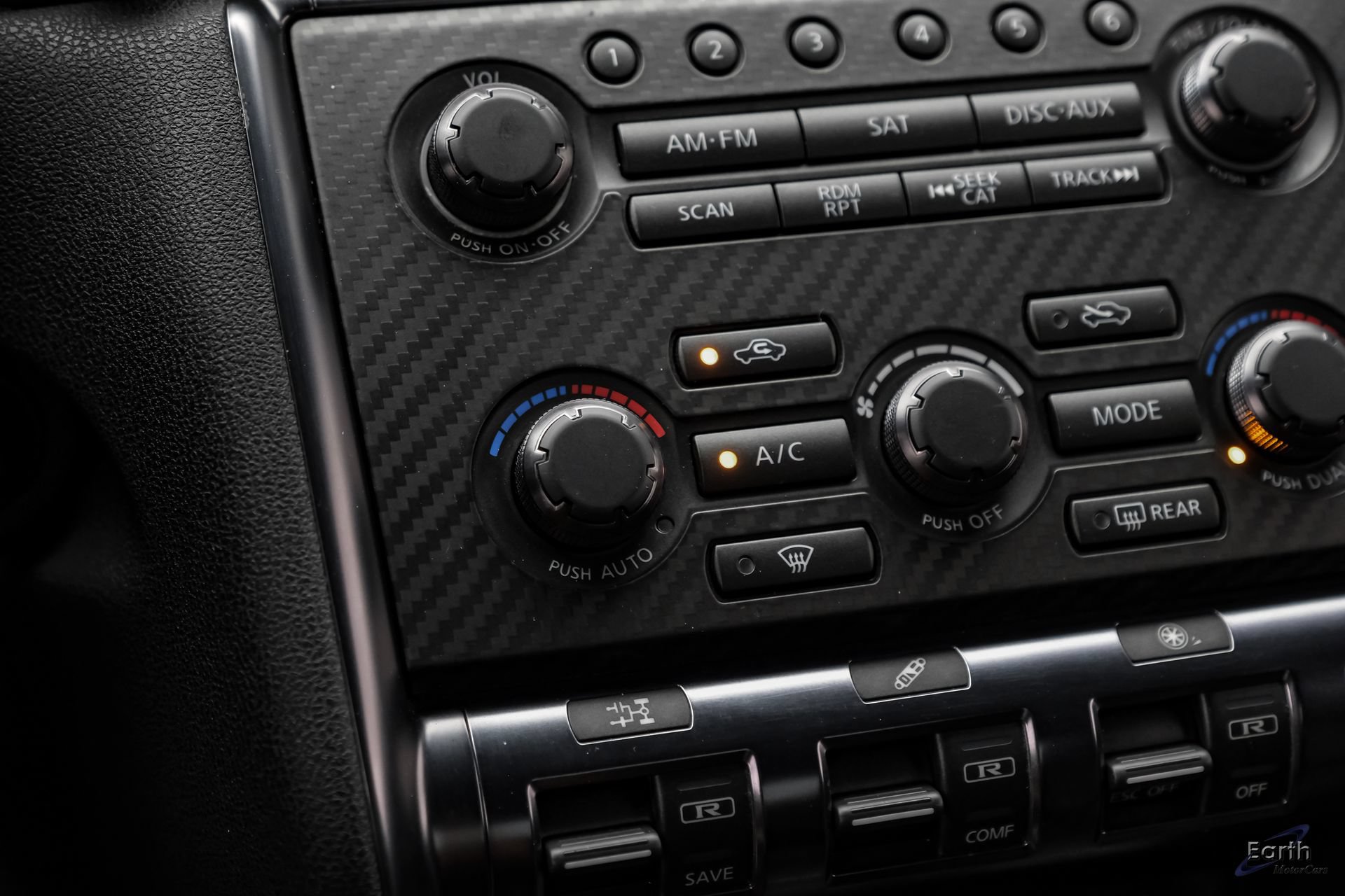 Used 2014 Nissan GT-R Black Edition AWD/4WD image 70
