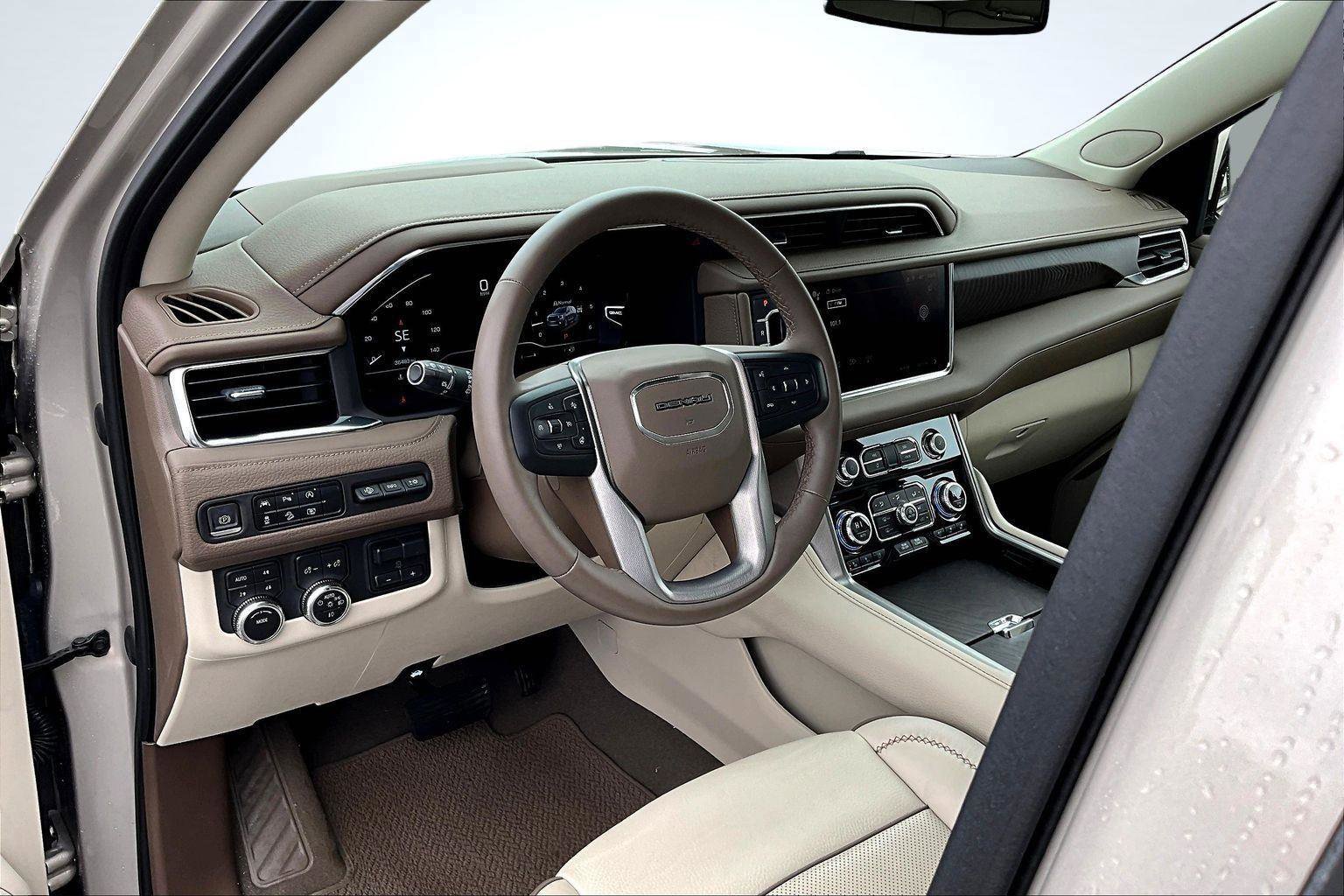 Used 2023 GMC Yukon Denali w/ Max Trailering Package AWD/4WD image 15