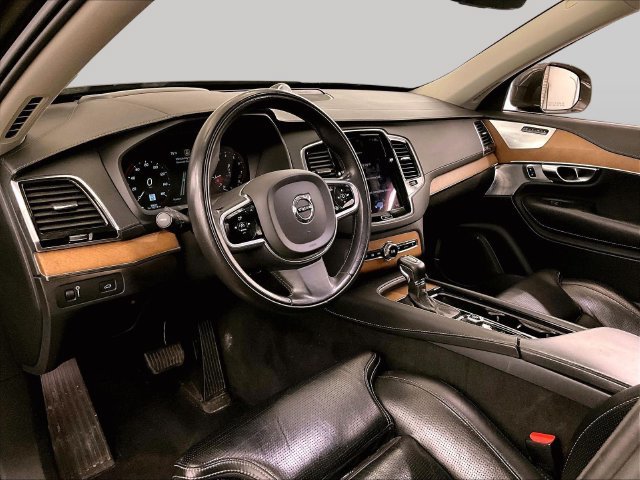 Used 2018 Volvo XC90 T6 Inscription w/ Convenience Package AWD/4WD image 13