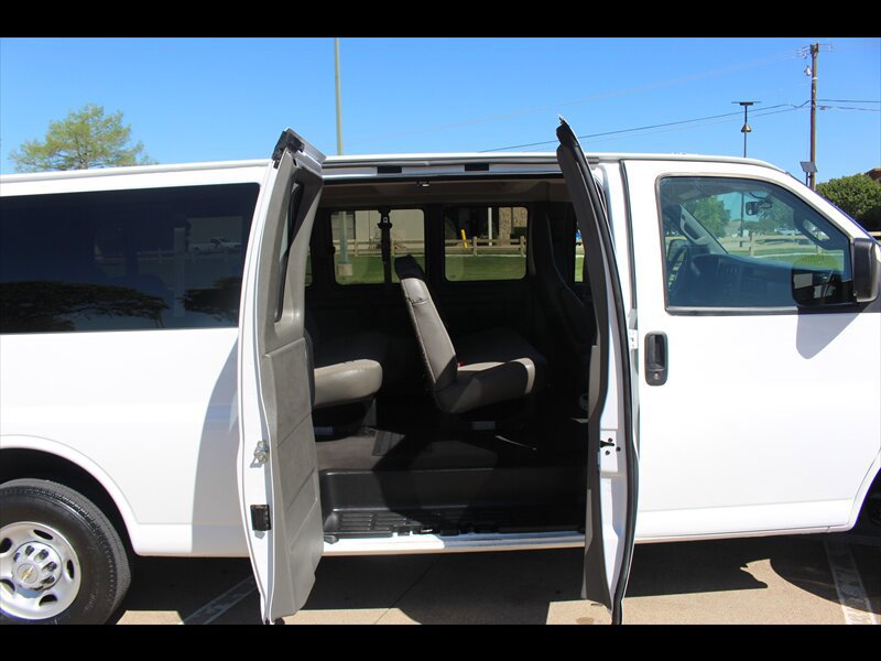 Used 2024 Chevrolet Express 3500 LS RWD image 11