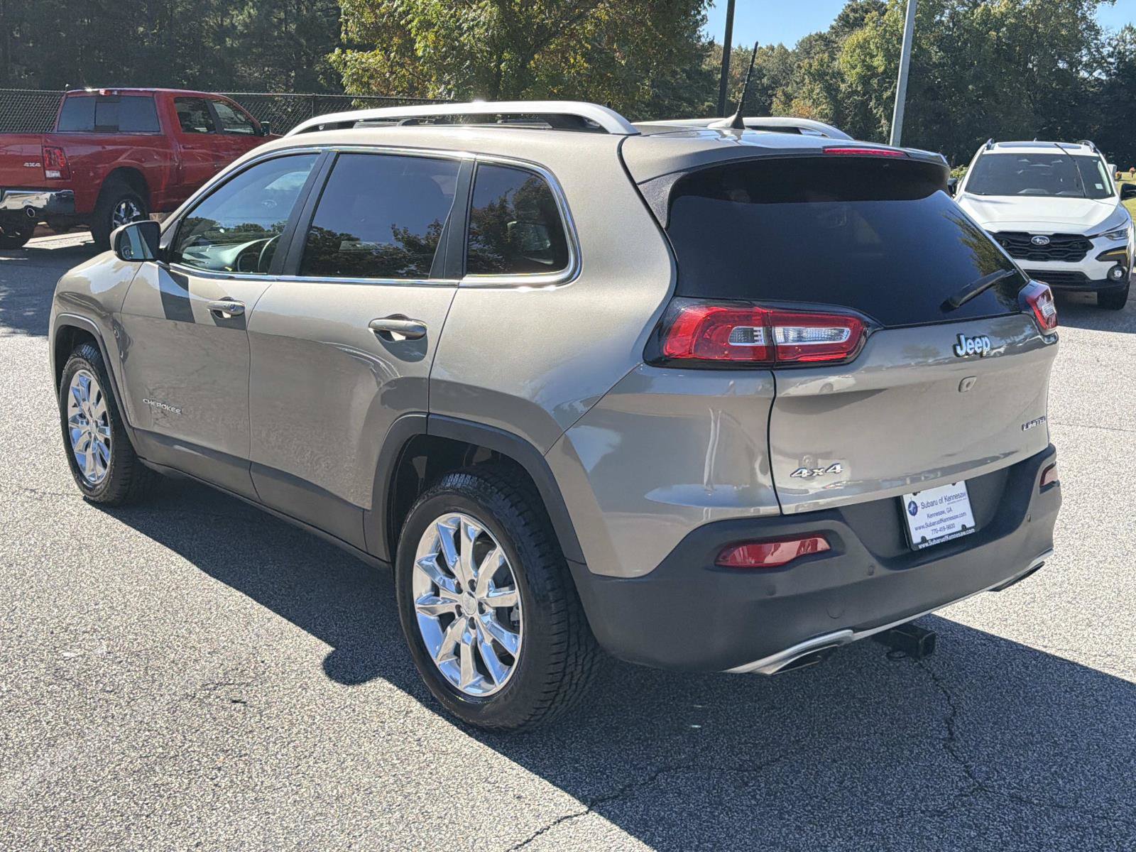 Used 2017 Jeep Cherokee Limited AWD/4WD image 7