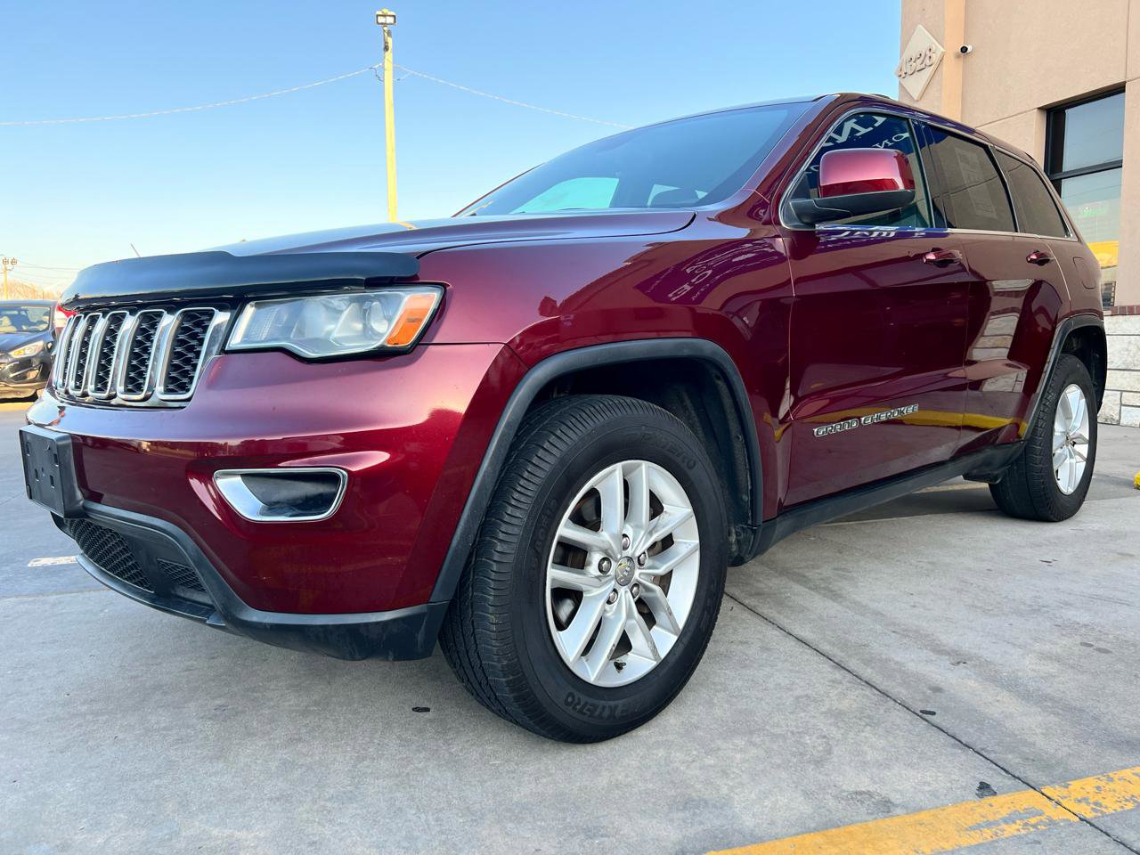 Used 2018 Jeep Grand Cherokee Laredo image 4