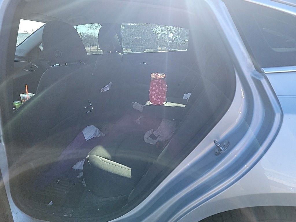 Used 2020 Chevrolet Malibu LT image 23