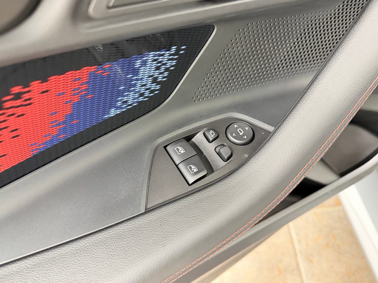 Used 2025 BMW M2 w/ Lighting Package RWD image 27
