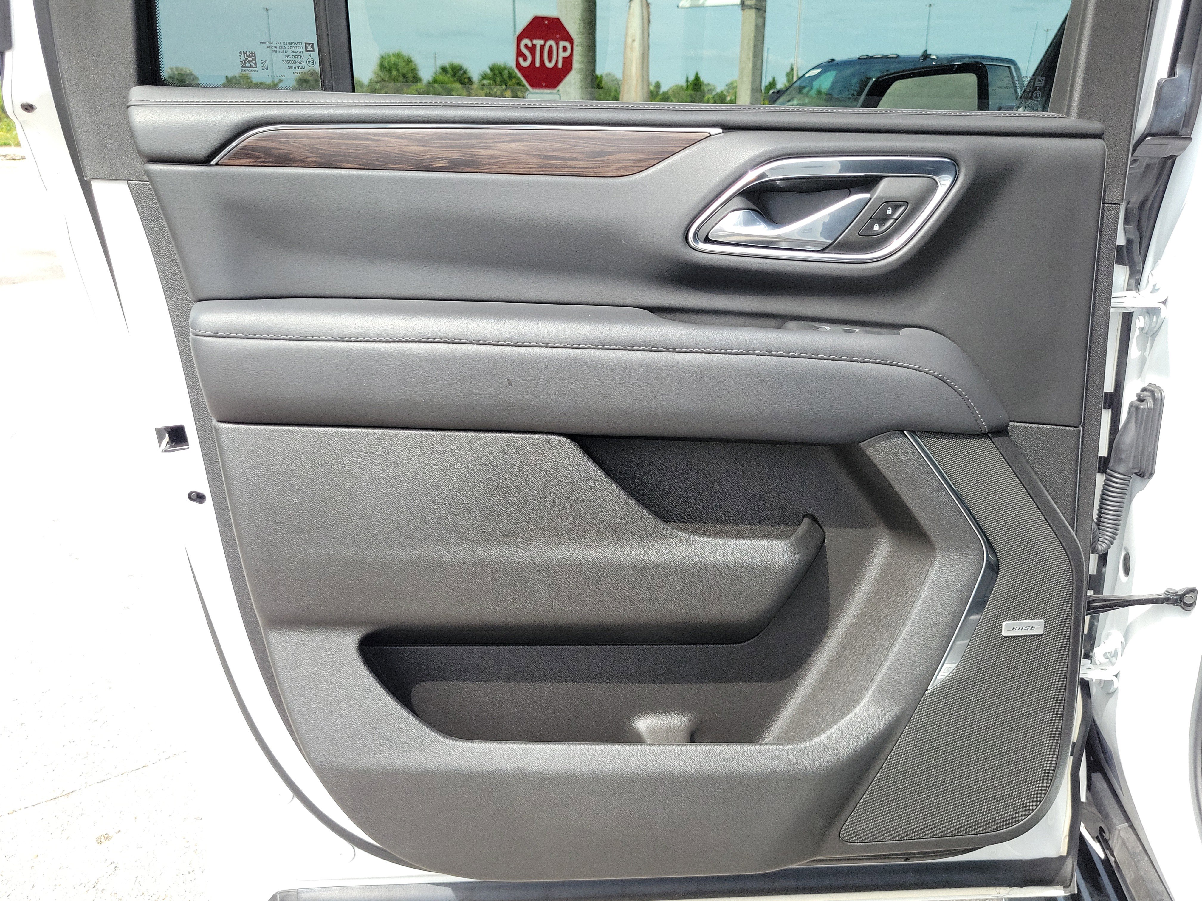 Used 2023 Chevrolet Suburban LT RWD image 28