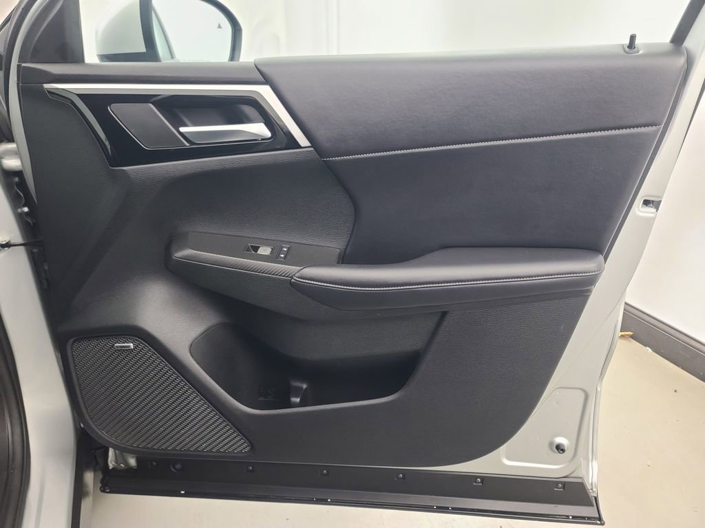 Used 2025 Mitsubishi Outlander SE AWD/4WD image 13