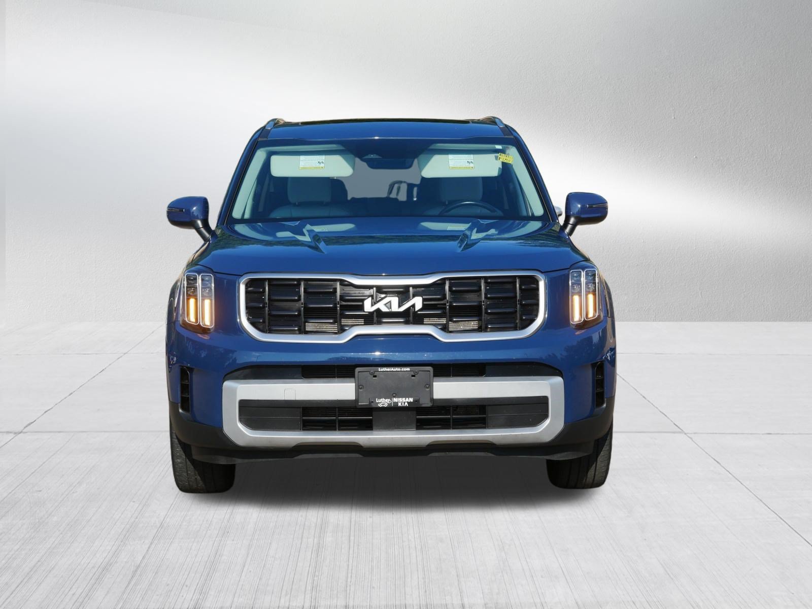 Certified 2024 Kia Telluride S w/ S Sunroof Package AWD/4WD image 2