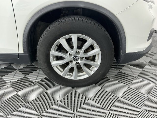 Used 2018 Nissan Rogue SV image 15