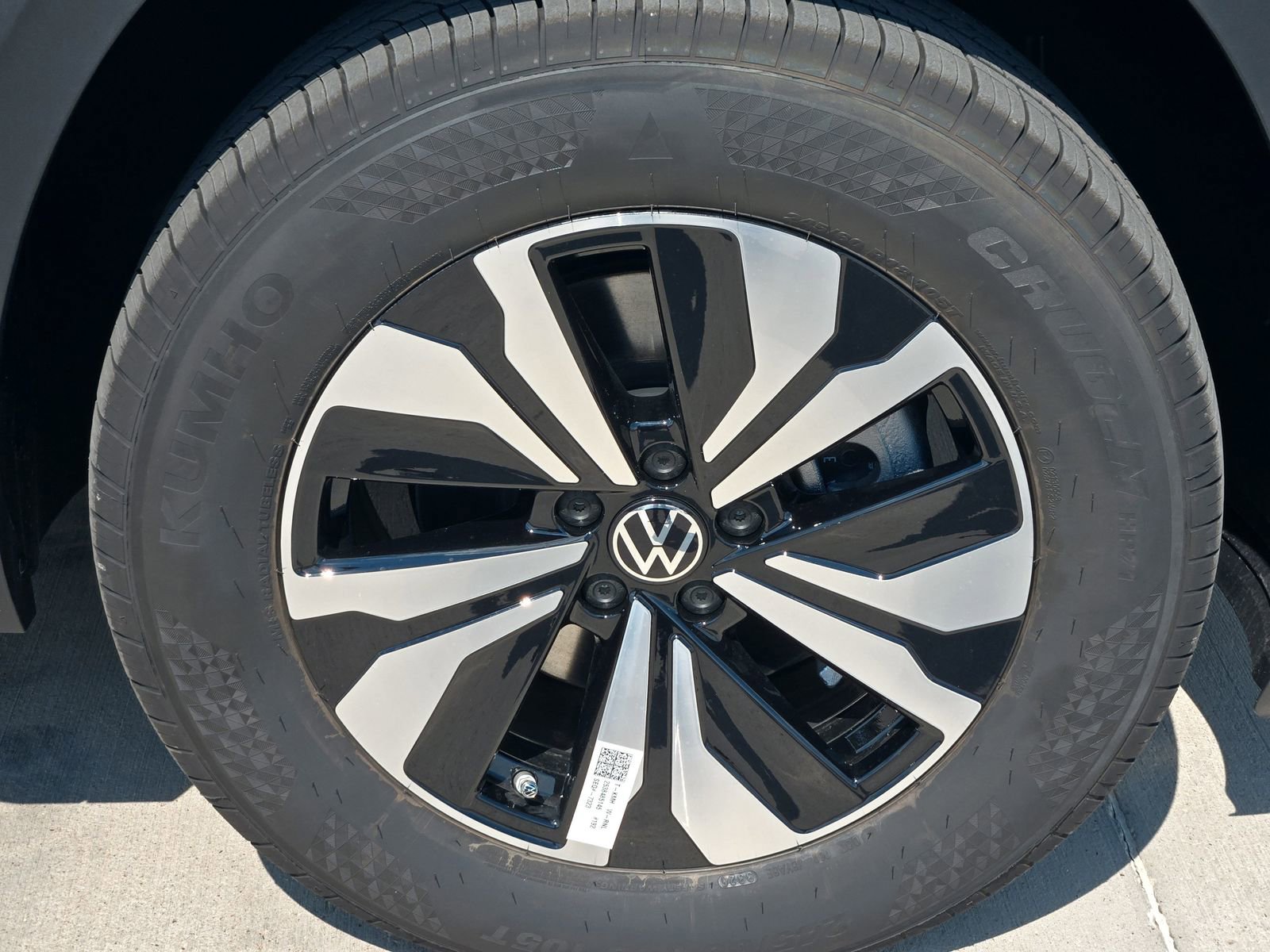 New 2026 Volkswagen Atlas SE image 8