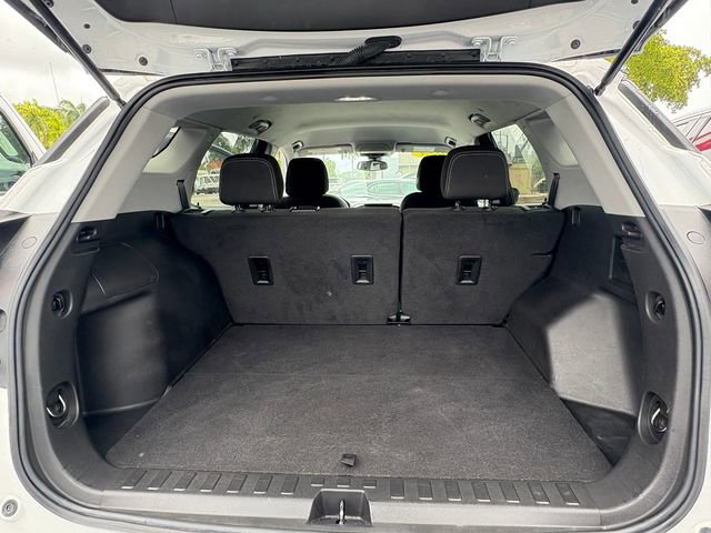 Used 2023 GMC Terrain SLE image 14