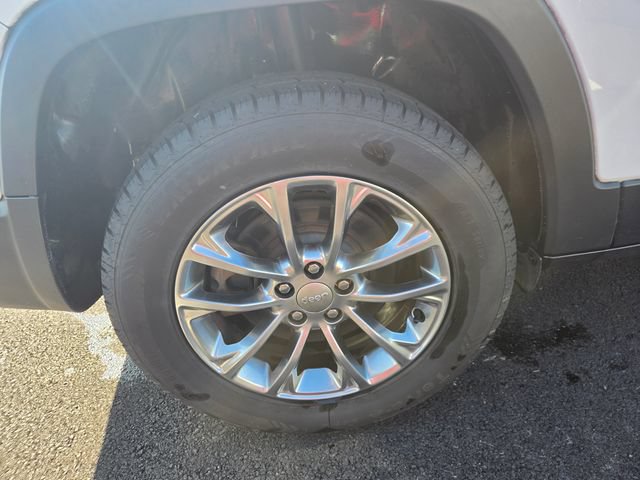 Used 2021 Jeep Cherokee Latitude Lux w/ Sun & Sound Group AWD/4WD image 29