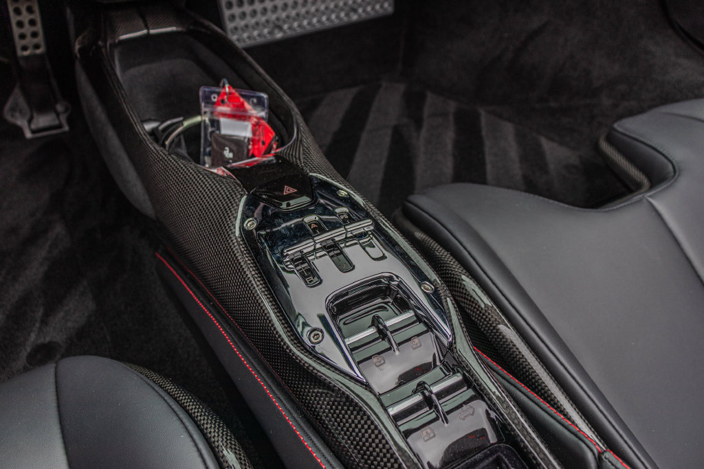 Certified 2024 Ferrari SF90 Spider AWD/4WD image 5