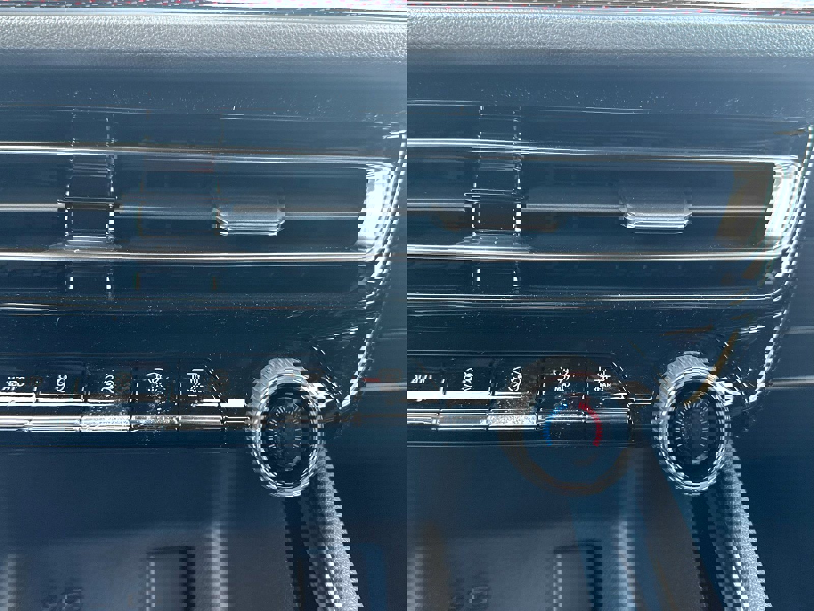 New 2026 Chevrolet Traverse Z71 w/ Enhanced Driving Package AWD/4WD image 30