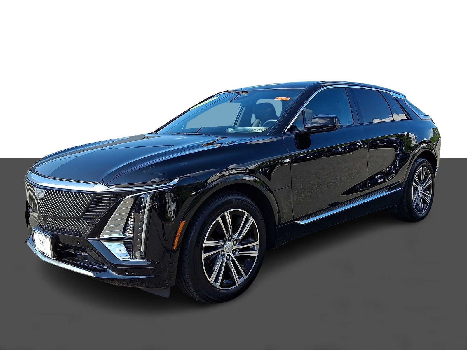 Used 2026 Cadillac Lyriq Luxury AWD/4WD image 3