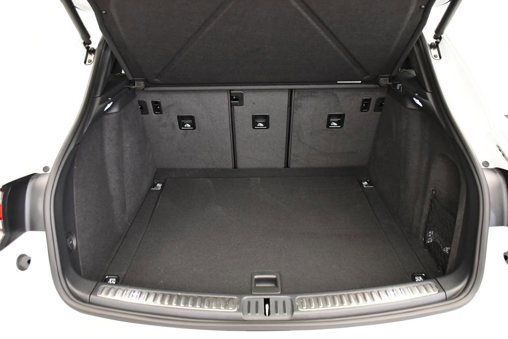 Used 2026 Porsche Macan AWD/4WD image 59