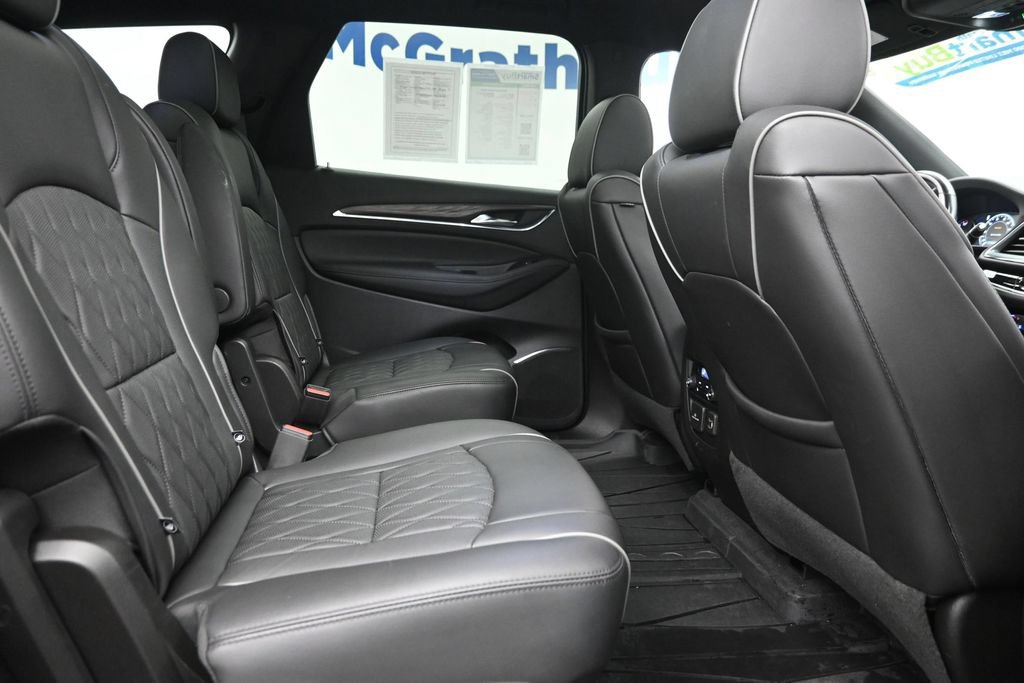 Used 2022 Buick Enclave Avenir w/ Avenir Technology Package AWD/4WD image 10