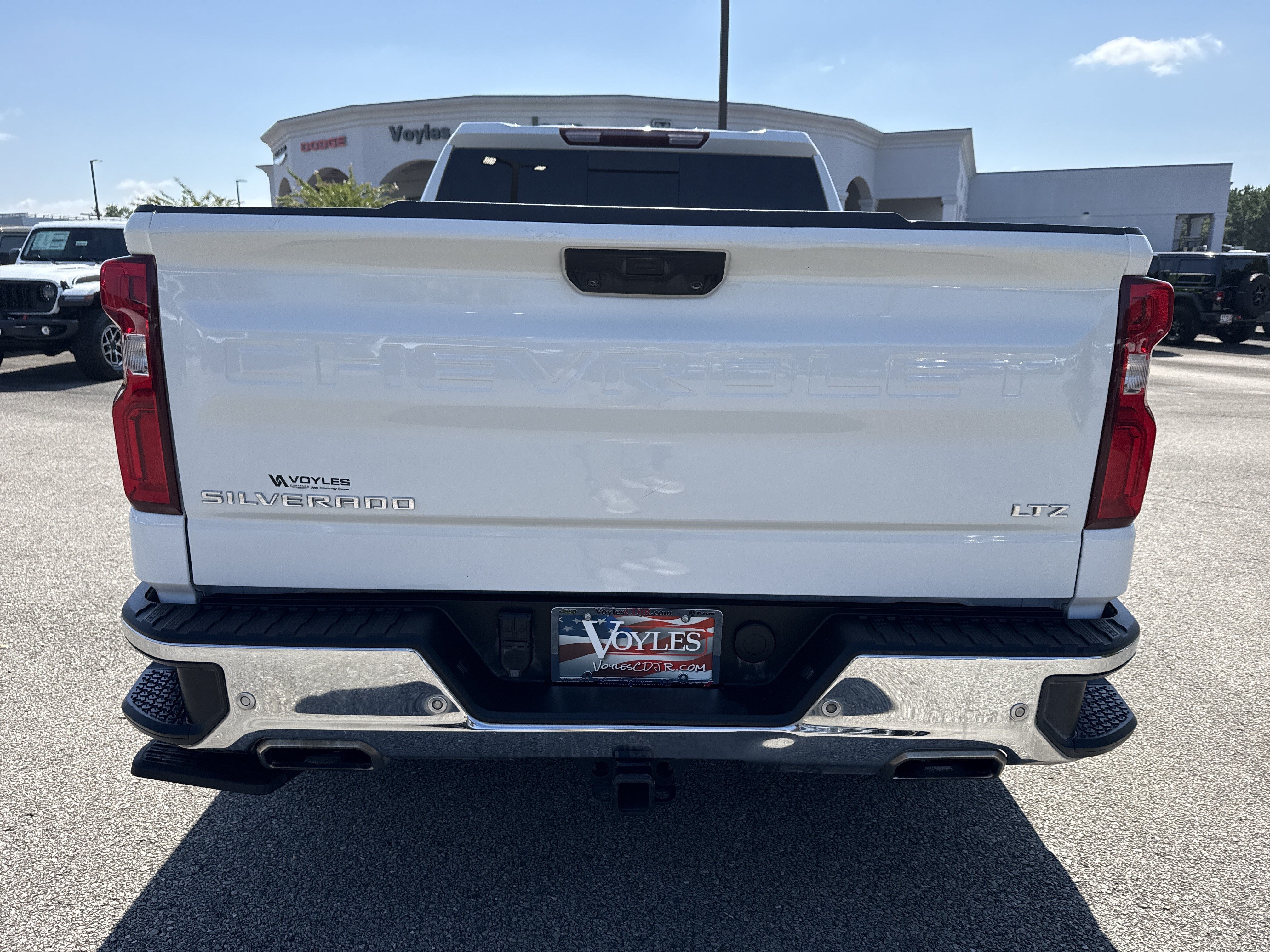 Used 2024 Chevrolet Silverado 1500 LTZ AWD/4WD image 6