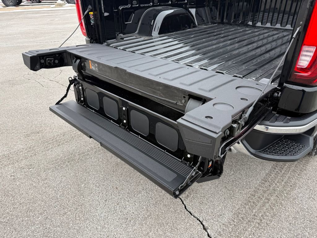 New 2026 GMC Sierra 1500 SLT w/ SLT Premium Package image 6