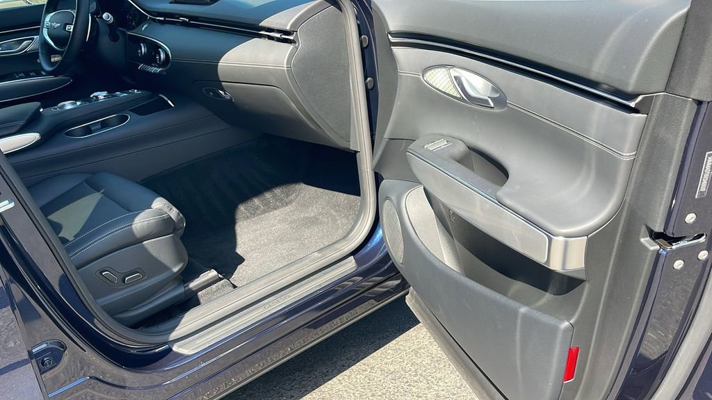 Used 2025 Genesis GV70 2.5T w/ Select Package image 35