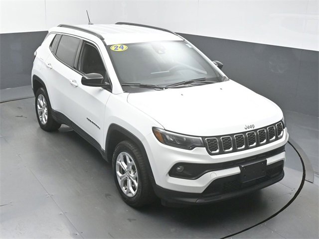 Used 2024 Jeep Compass Latitude image 39
