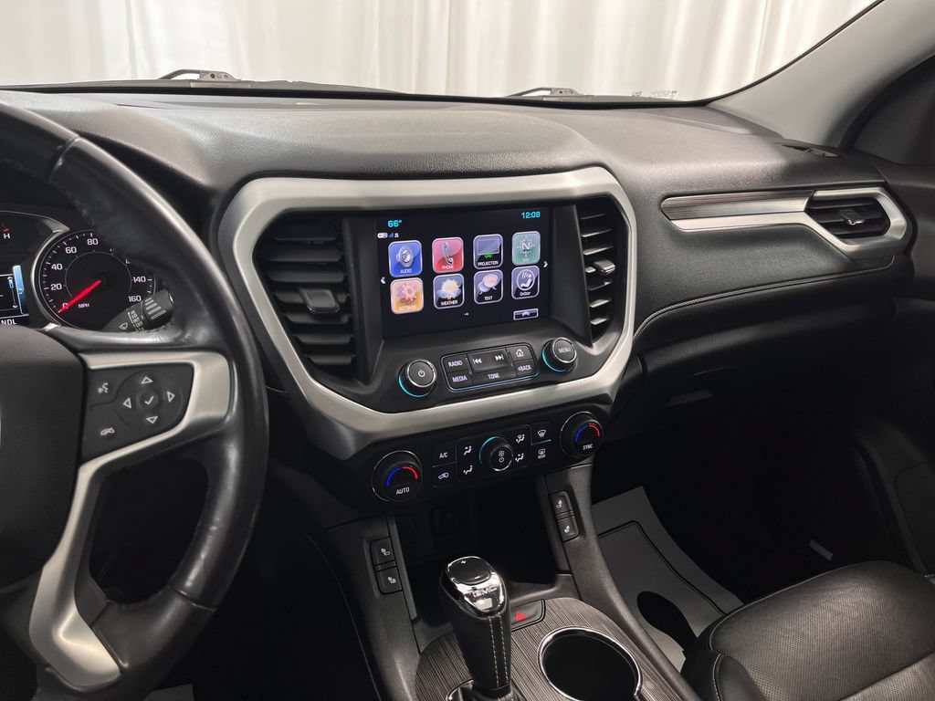Used 2019 GMC Acadia SLT w/ LPO, Black Accent Package AWD/4WD image 17
