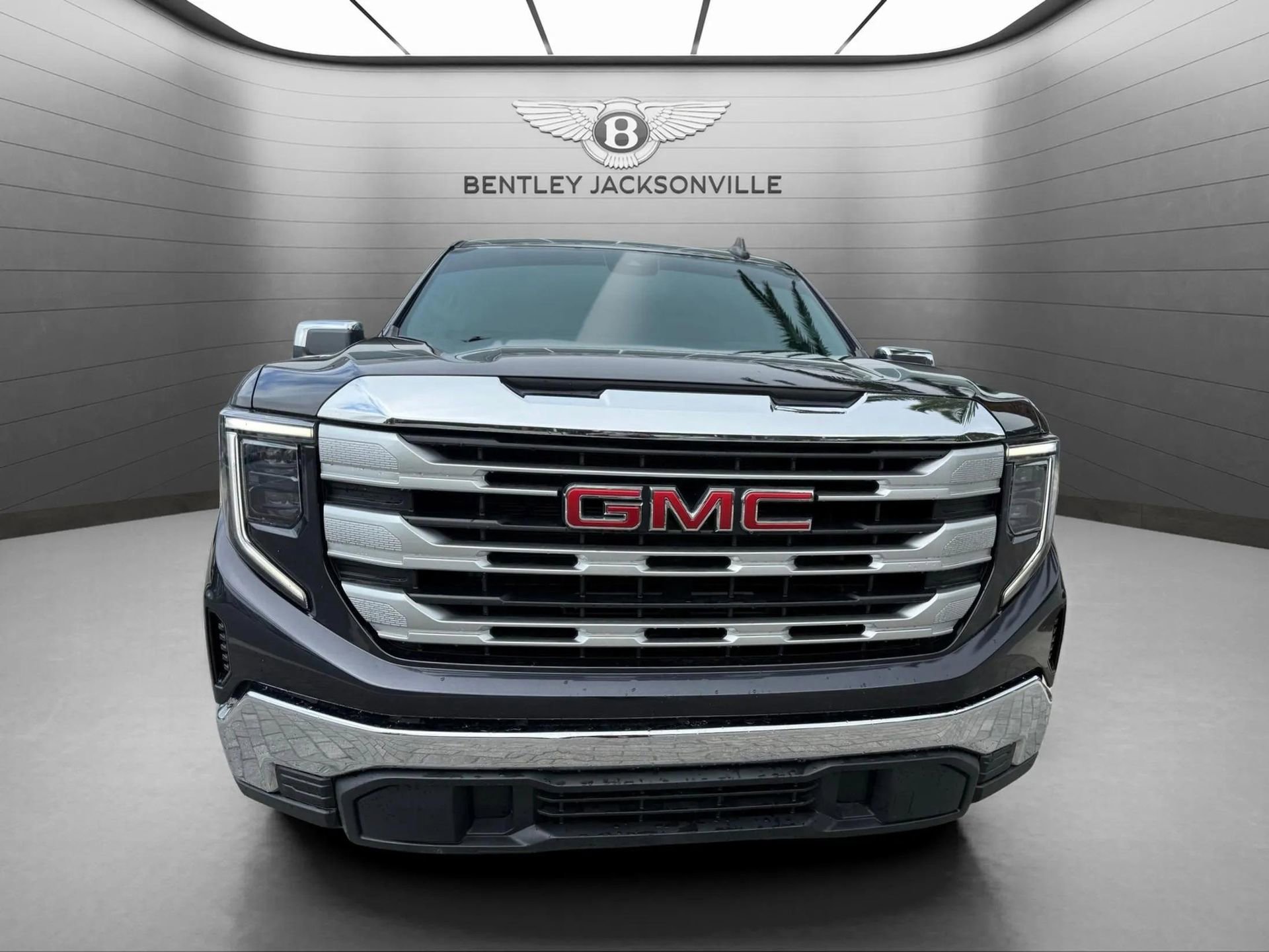 Used 2022 GMC Sierra 1500 SLE image 8