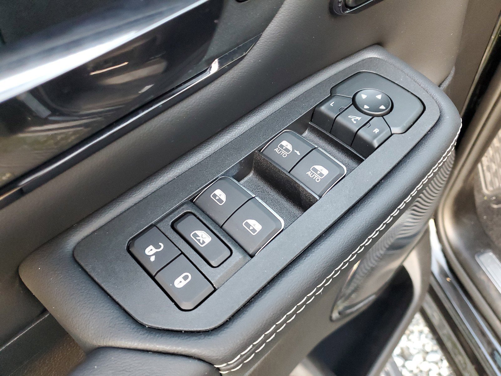New 2026 RAM 1500 Limited image 18