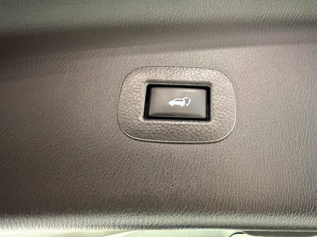 Used 2024 INFINITI QX80 Luxe image 32