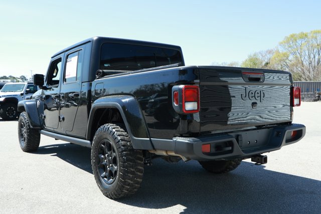 Used 2023 Jeep Gladiator Willys AWD/4WD image 9