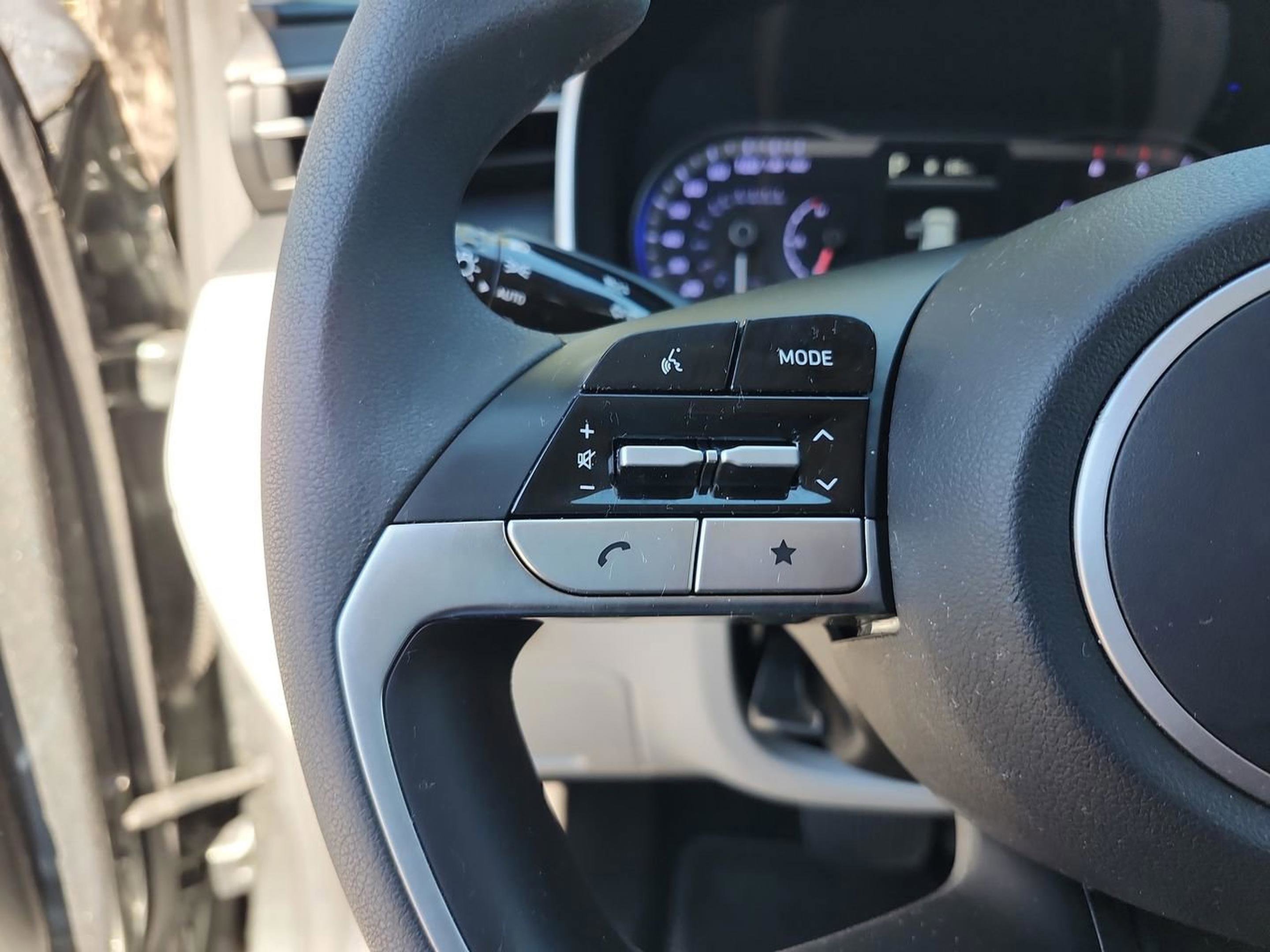 Used 2022 Hyundai Tucson SE image 12