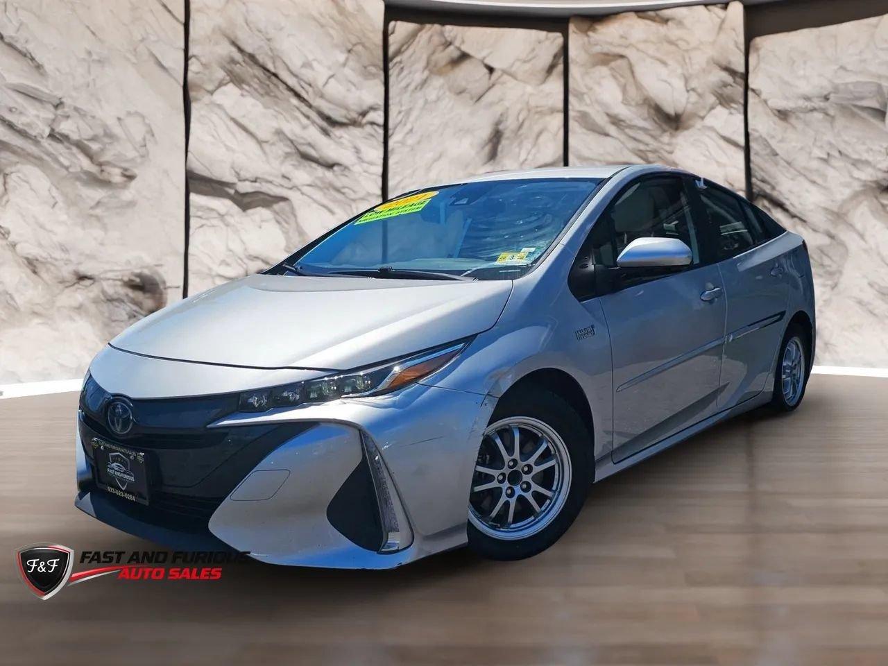 Used 2021 Toyota Prius Prime XLE w/ Carpet Mat Package (TMS) FWD image 2