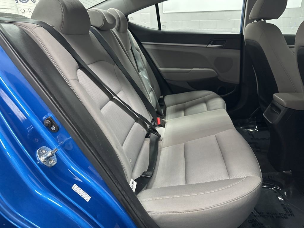 Used 2017 Hyundai Elantra SE image 21