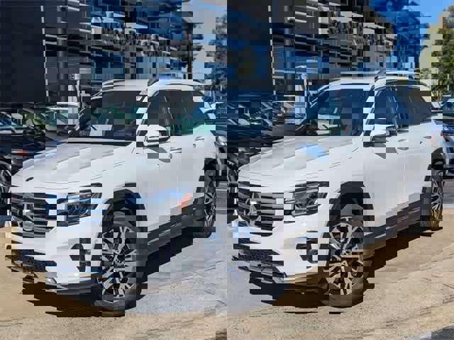 New 2025 Mercedes-Benz GLB 250 image 1