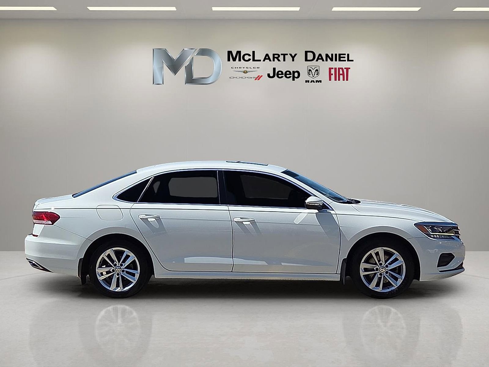 Used 2020 Volkswagen Passat 2.0T SE image 6