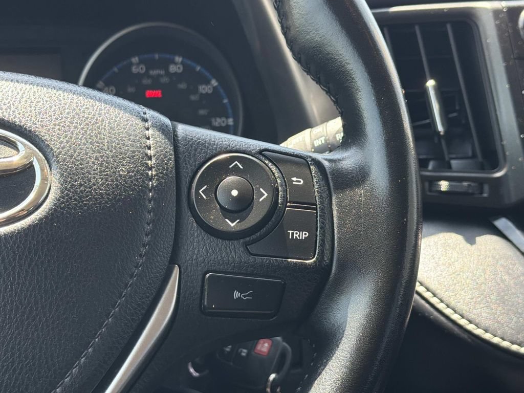 Used 2017 Toyota RAV4 XLE w/ Carpet Mat Package FWD image 11