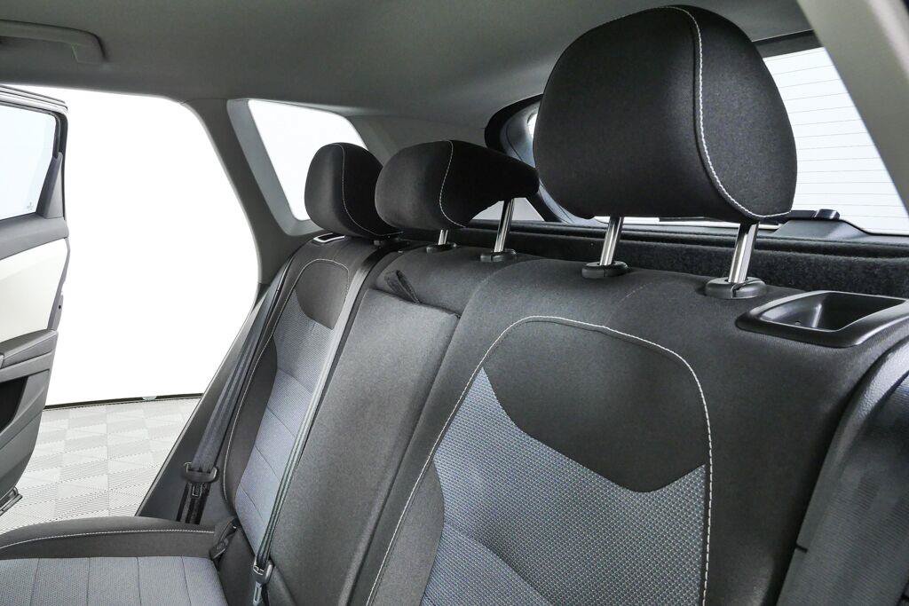 Used 2025 Volkswagen Taos S FWD image 18
