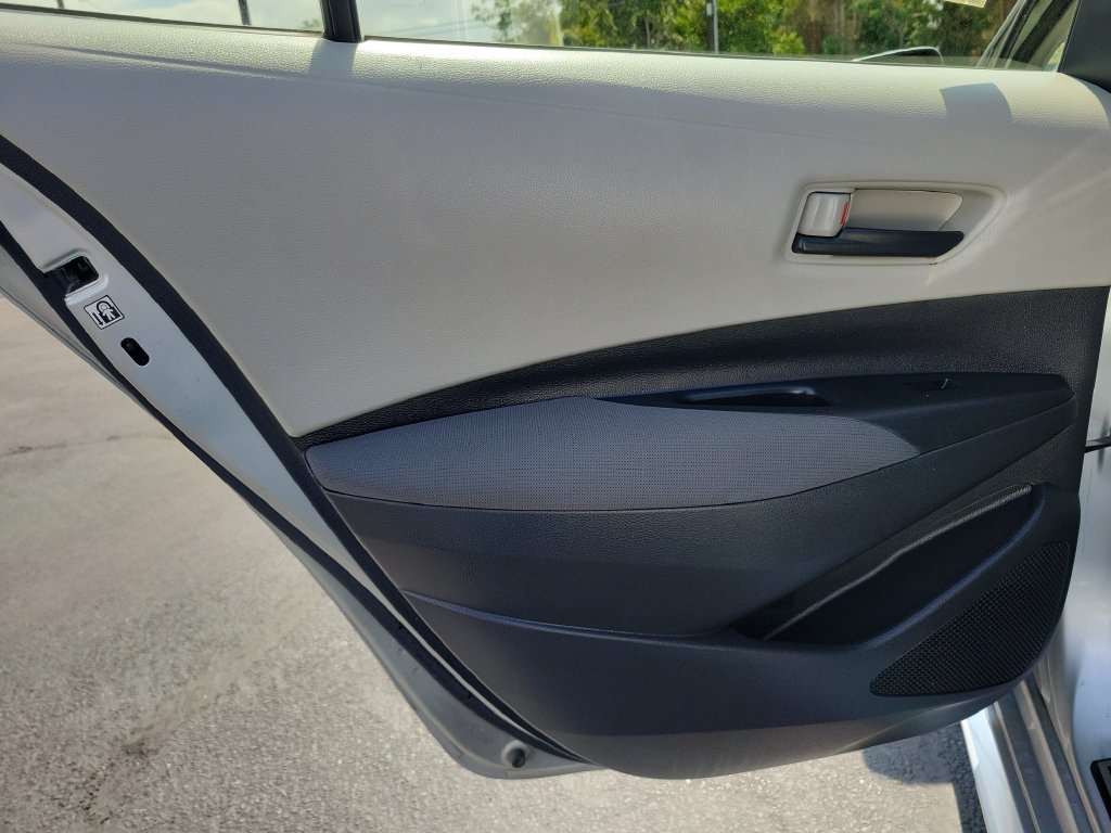 Used 2022 Toyota Corolla LE w/ Carpet Mat Package (TMS) FWD image 15