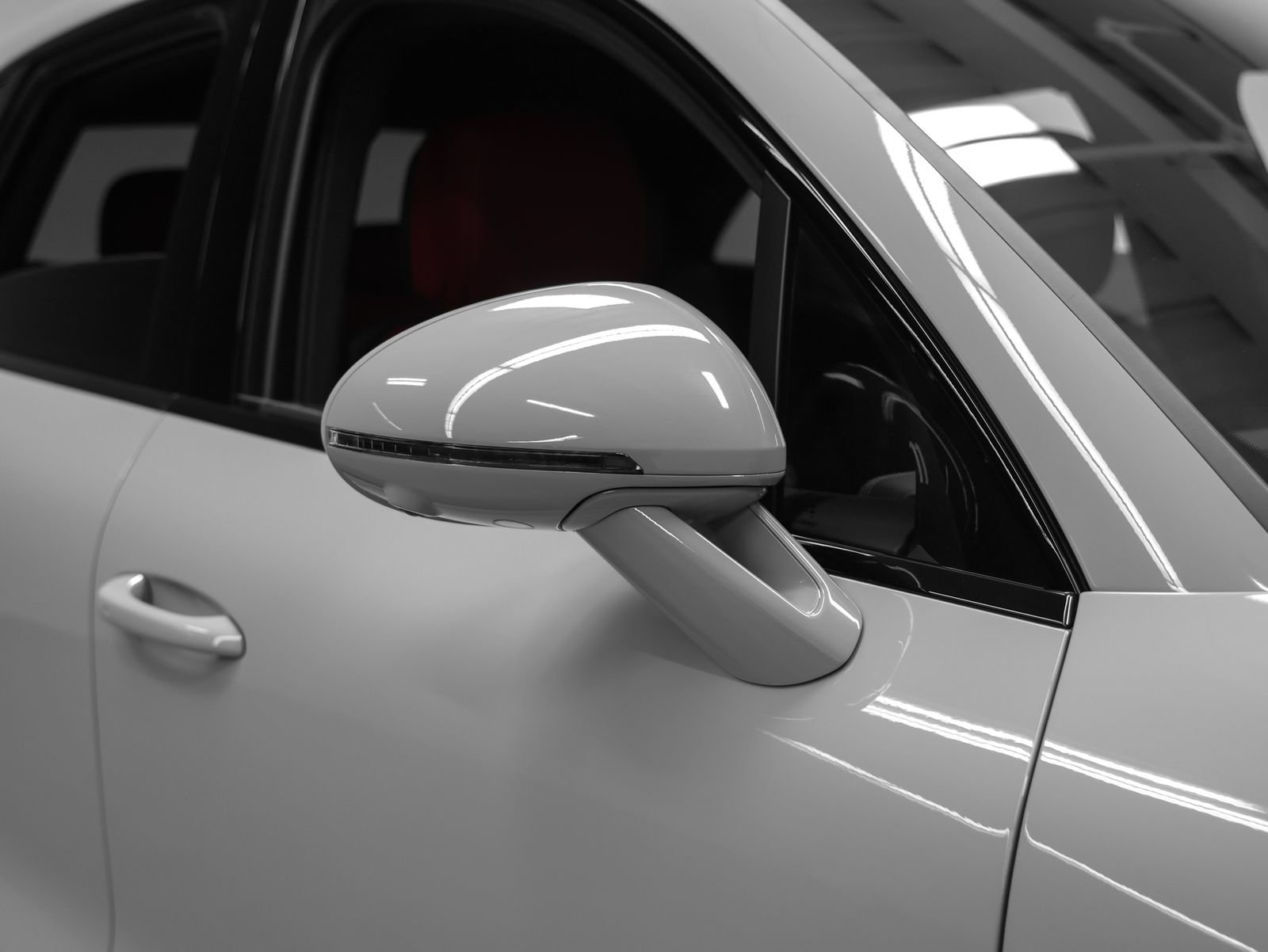 New 2026 Porsche Macan image 14