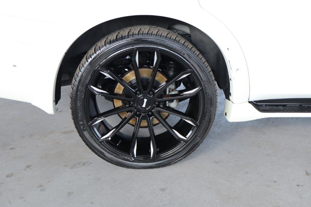 Used 2017 INFINITI QX80 4WD w/ Driver Assistance Package image 6