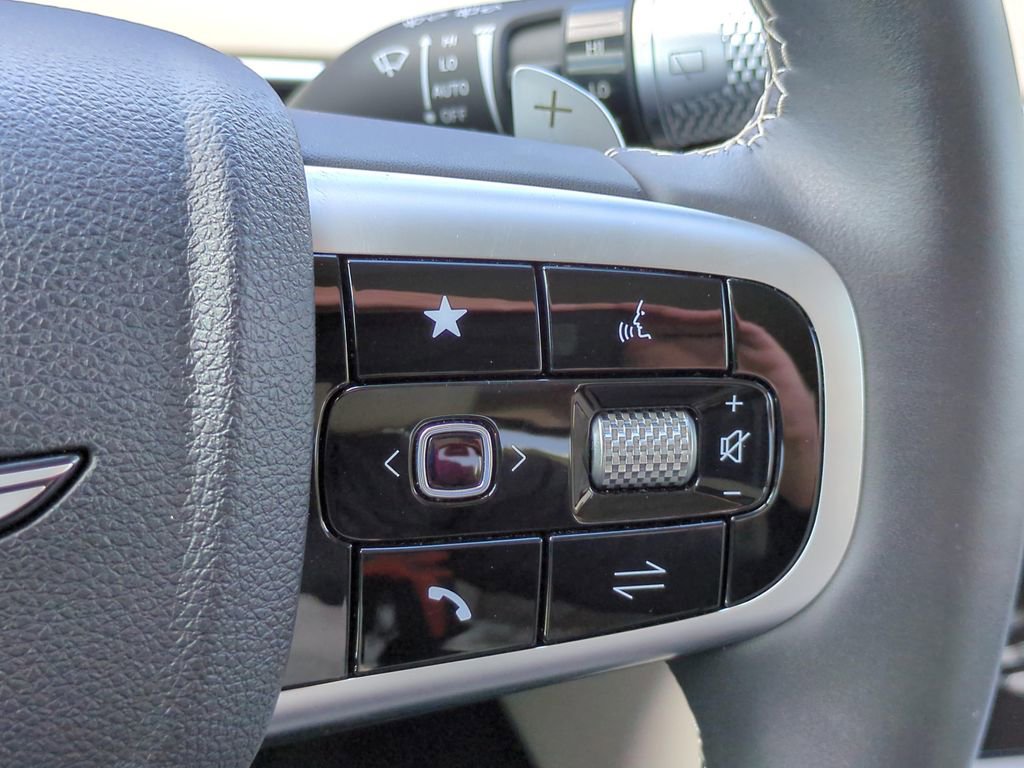 Used 2026 Genesis GV70 2.5T Select image 23