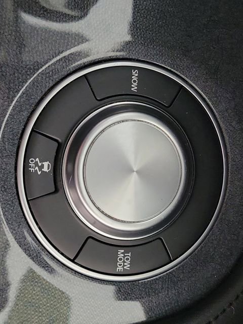 Used 2023 Nissan Armada SV image 14