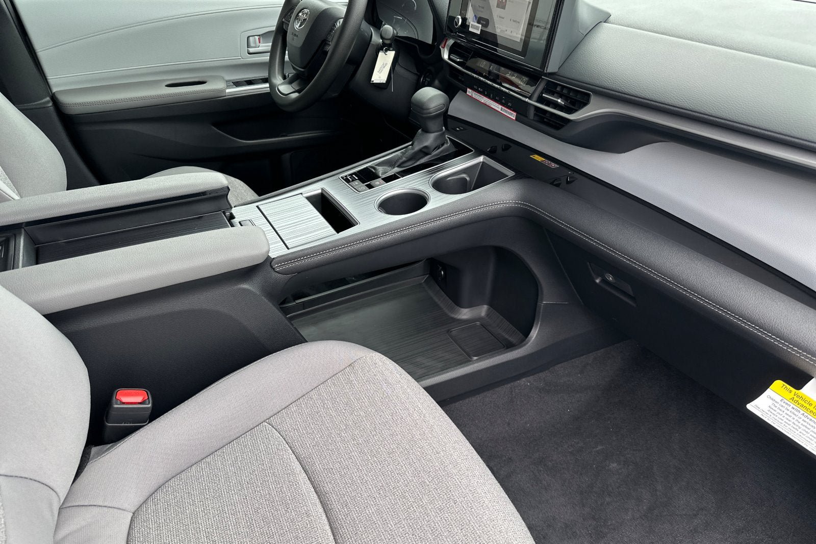 New 2026 Toyota Sienna LE FWD image 18