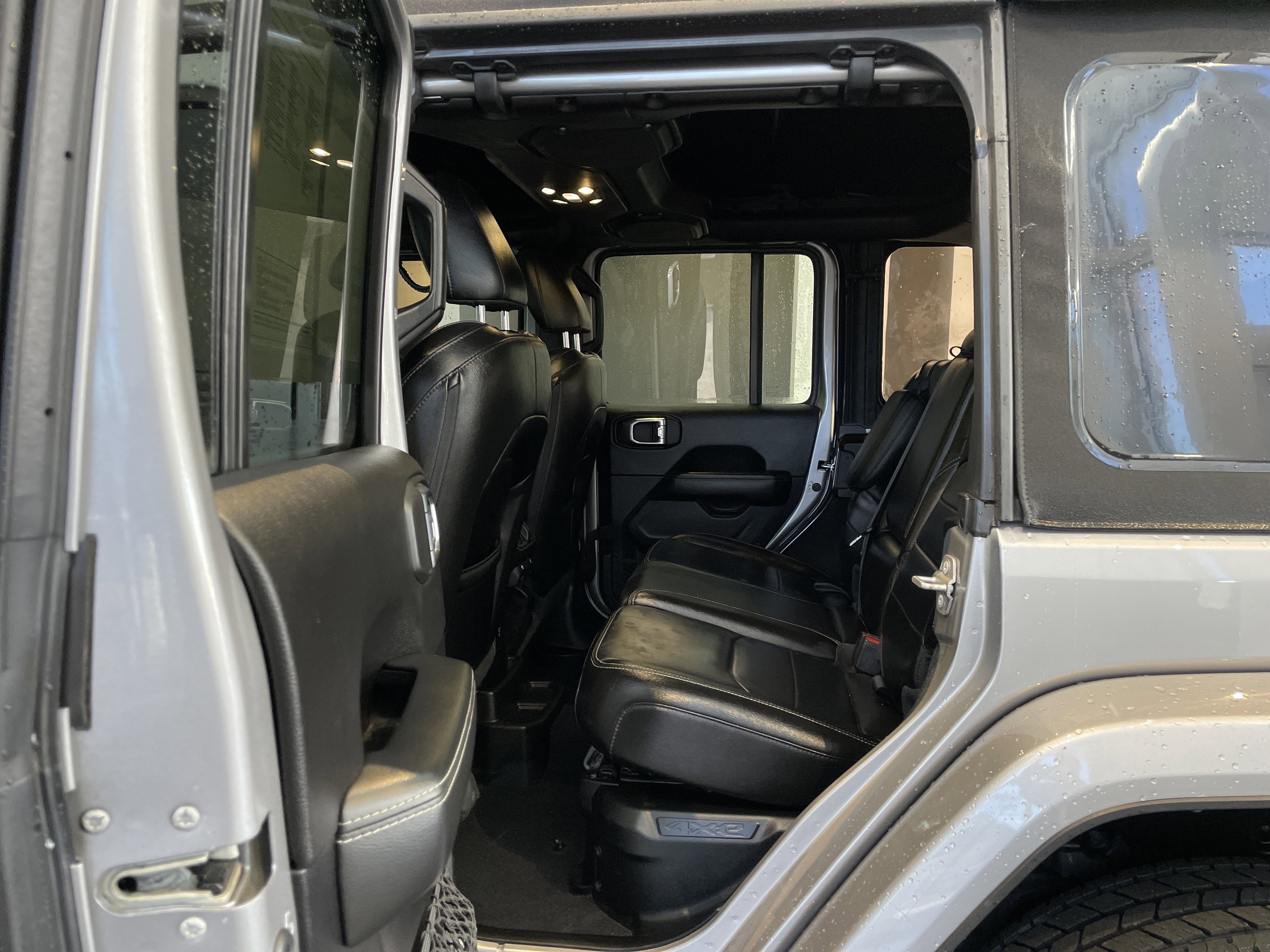 Used 2021 Jeep Wrangler Unlimited Sahara w/ Cold Weather Group AWD/4WD image 33