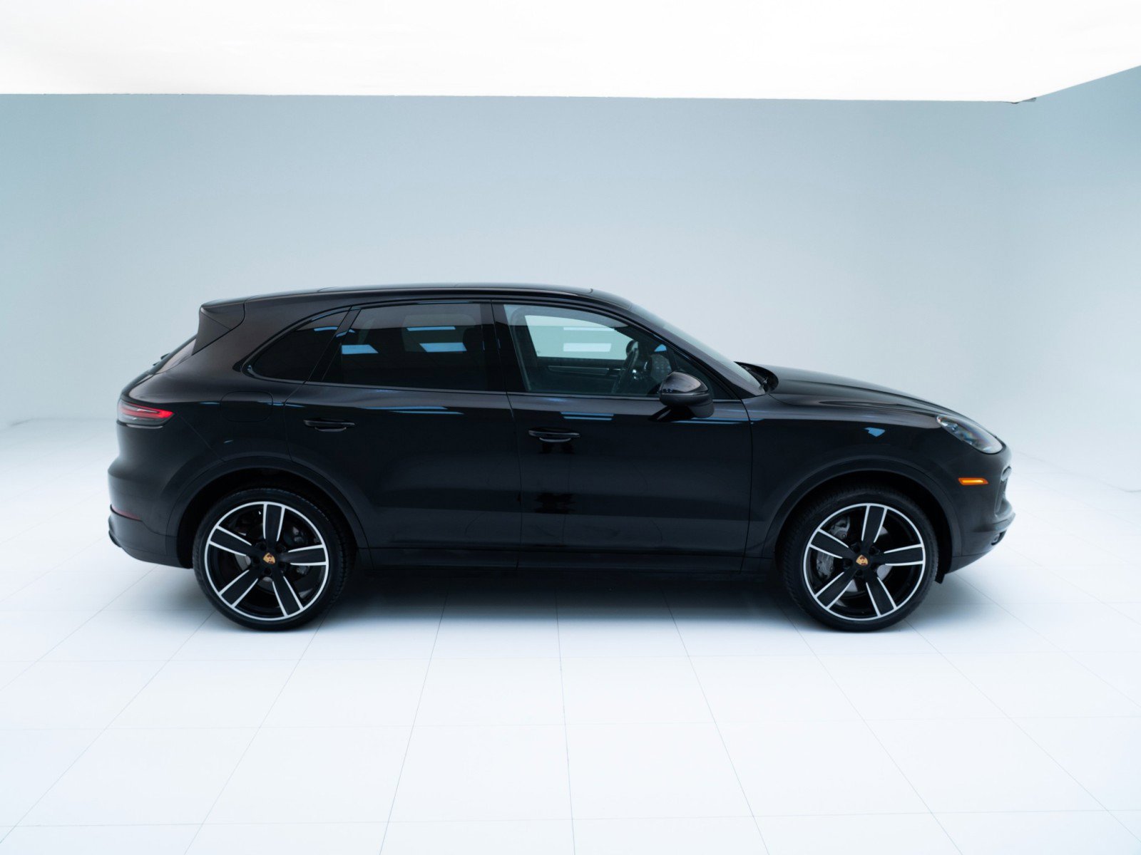 Certified 2023 Porsche Cayenne Platinum Edition AWD/4WD image 8