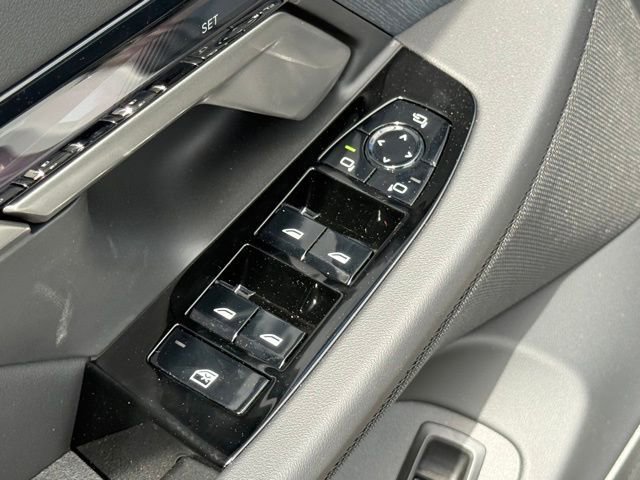 New 2026 BMW i5 eDrive40 w/ M Sport Package image 16