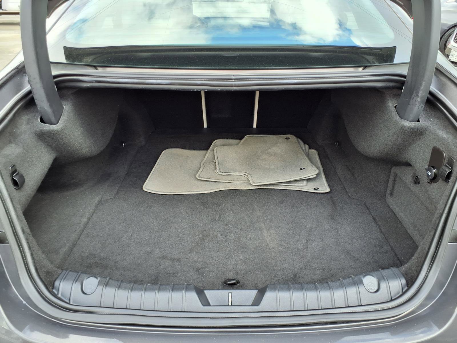 Used 2016 Jaguar XF Prestige image 19